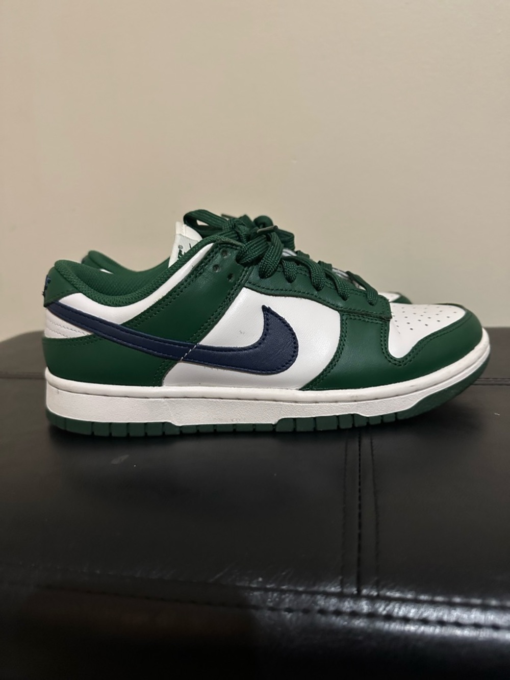 Nike Dunks White, Green and Navy Low-Top Sneakers - Picture 2 of 6